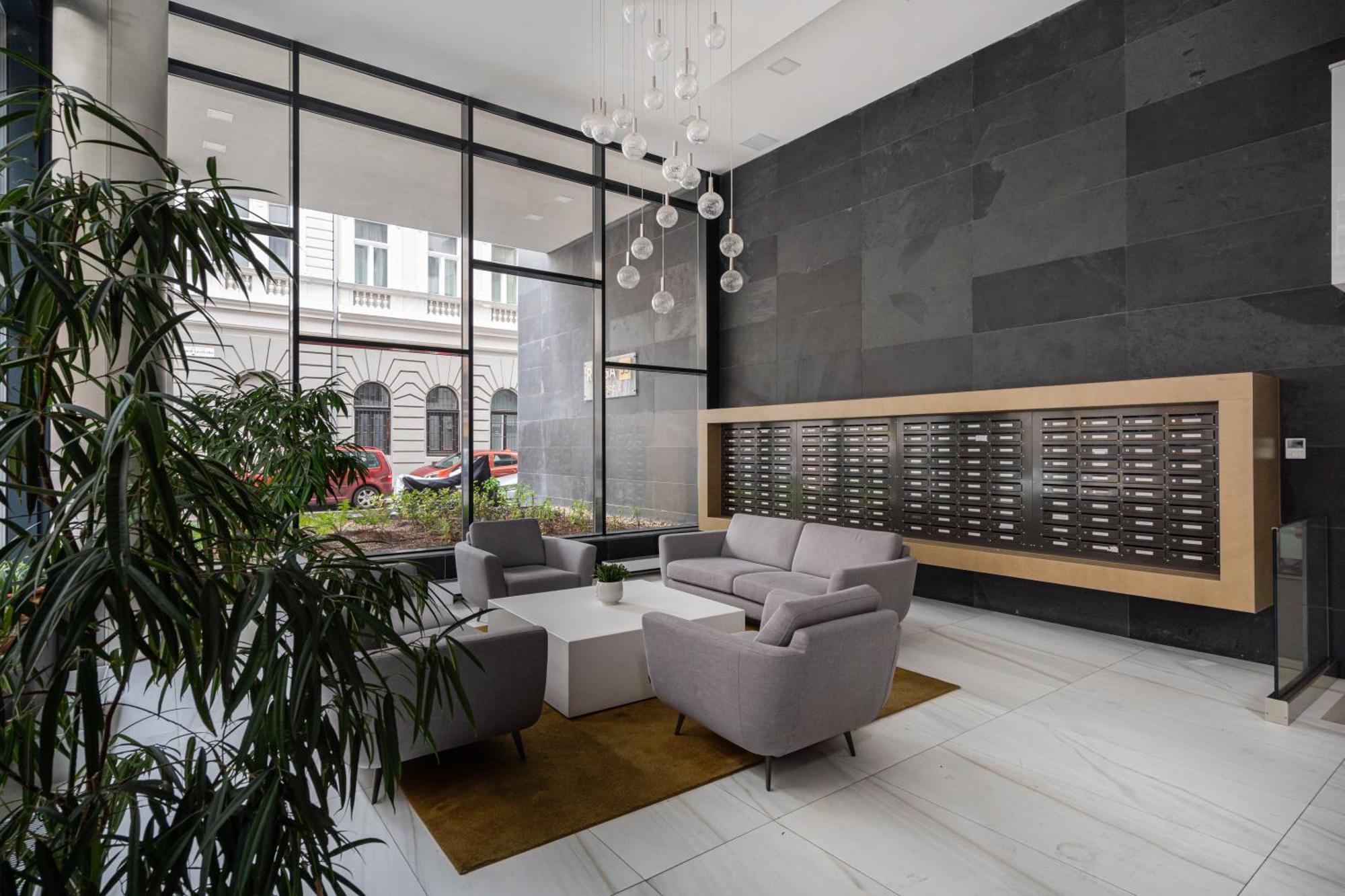 Blooming Budapest Apartment With Free Underground Parking Exteriér fotografie